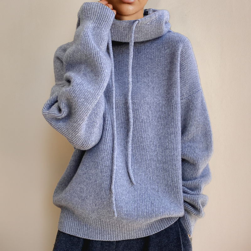 Britta oversized Cowl-Neck Hoodie in Hellblau, Detailansicht Ärmel