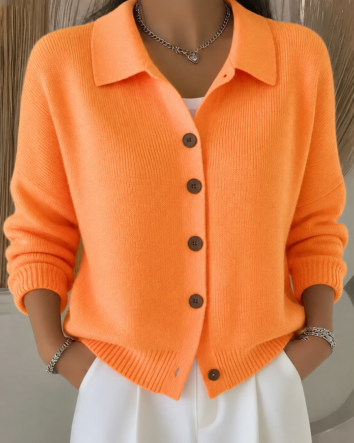 Coralie Button Collar Strickjacke in Orange, Vorderansicht