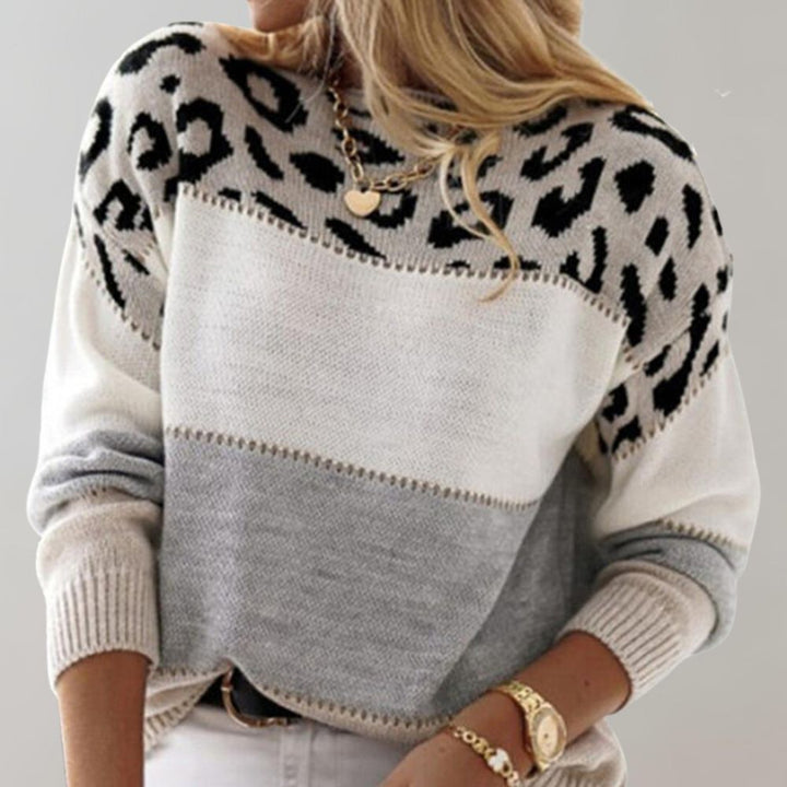 Delphine Strickpullover Rückenansicht mit Leopardenmuster