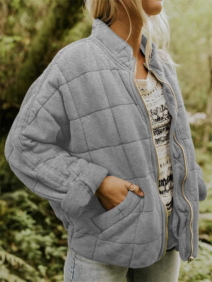 Ines Winterjacke in Grau mit Karo-Steppmuster, Detailansicht