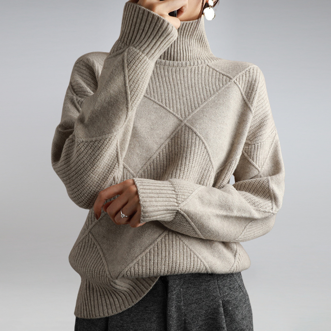 Josephine beiger Rollkragenpullover, Vorderansicht