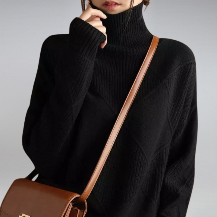 Josephine schwarzer Rollkragenpullover mit Tasche, Nahaufnahme
