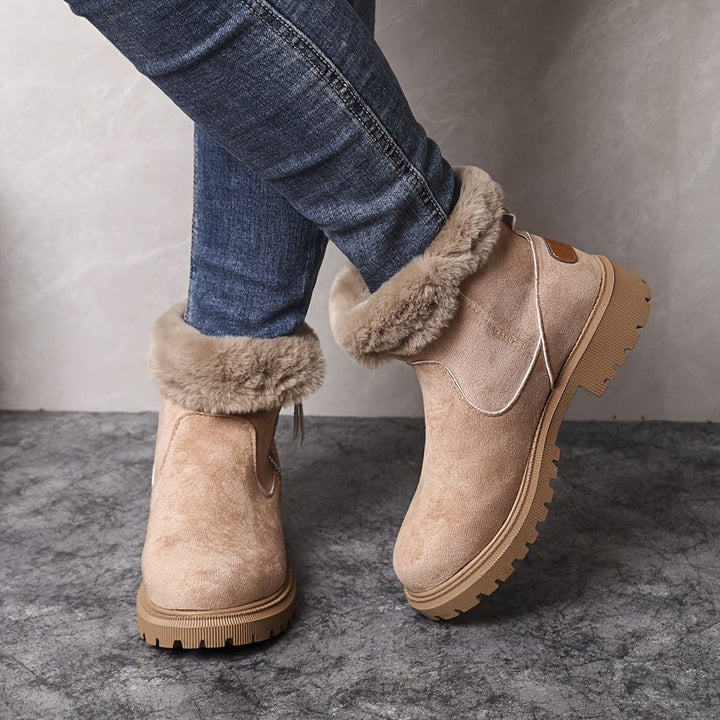 Livia fellgefütterte Winterstiefel in Sandbeige mit umgeschlagenem Fellrand