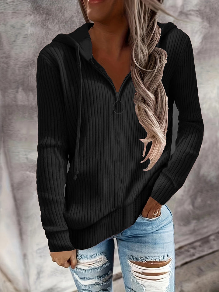 Livia Kapuzenpullover in Schwarz, Vorderansicht