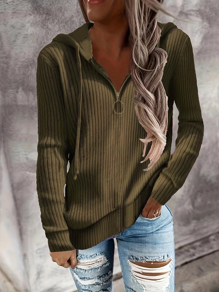Livia Kapuzenpullover in Olivgrün, Vorderansicht