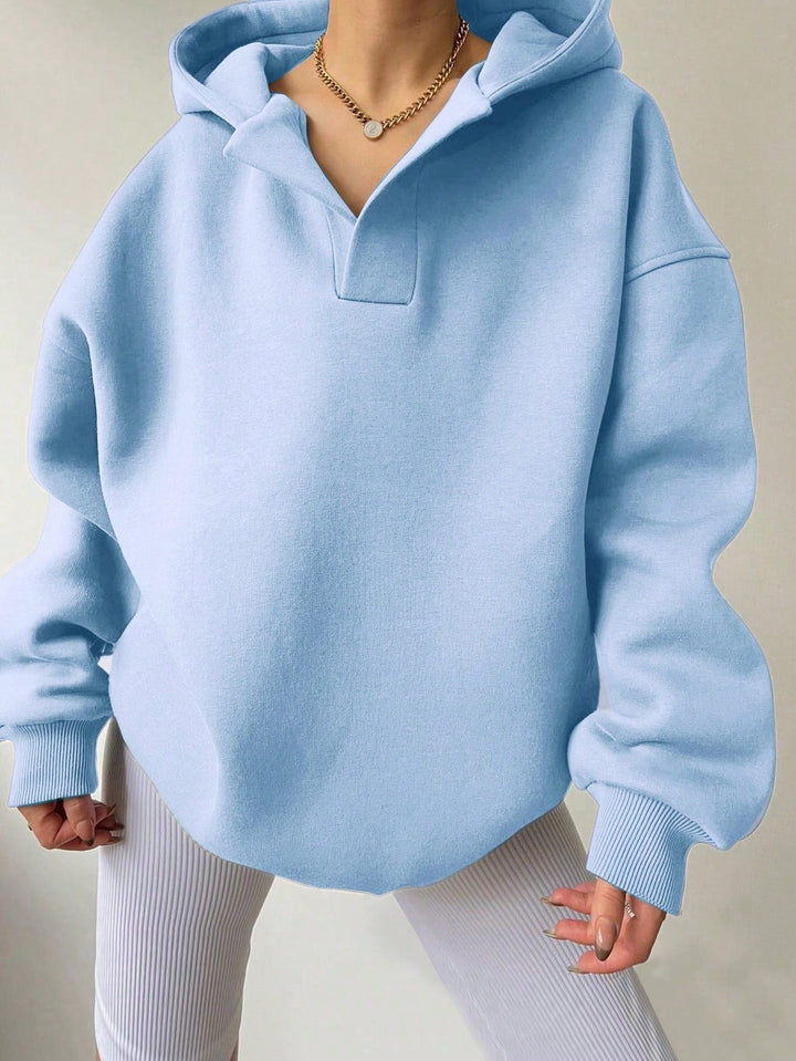 Nadja Oversized Hoodie in Hellblau, Vorderansicht