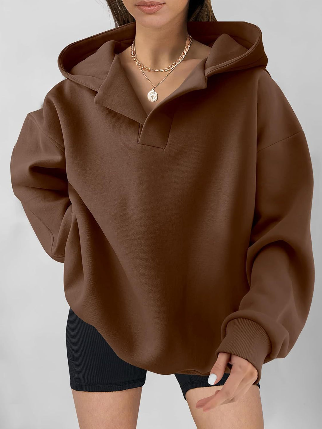 Nadja Oversized Hoodie in Dunkelbraun, Vorderansicht