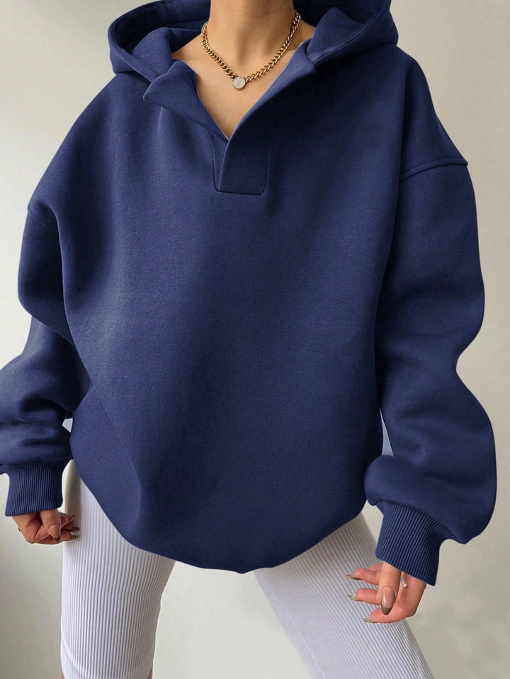 Nadja Oversized Hoodie in Dunkelblau, Vorderansicht