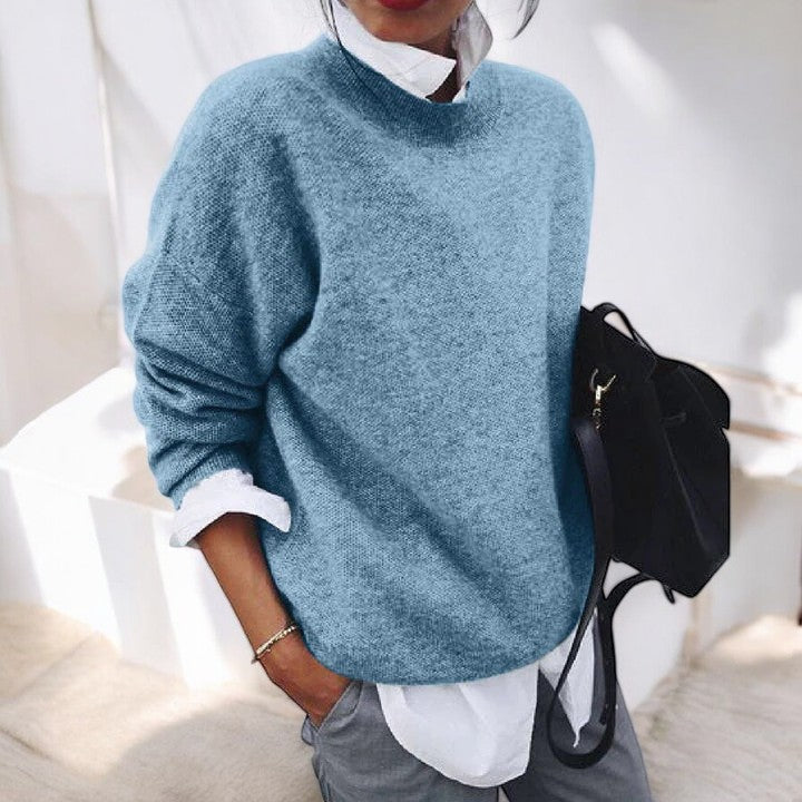 Naima blauer Oversize Rollkragen Pullover, Vorderansicht