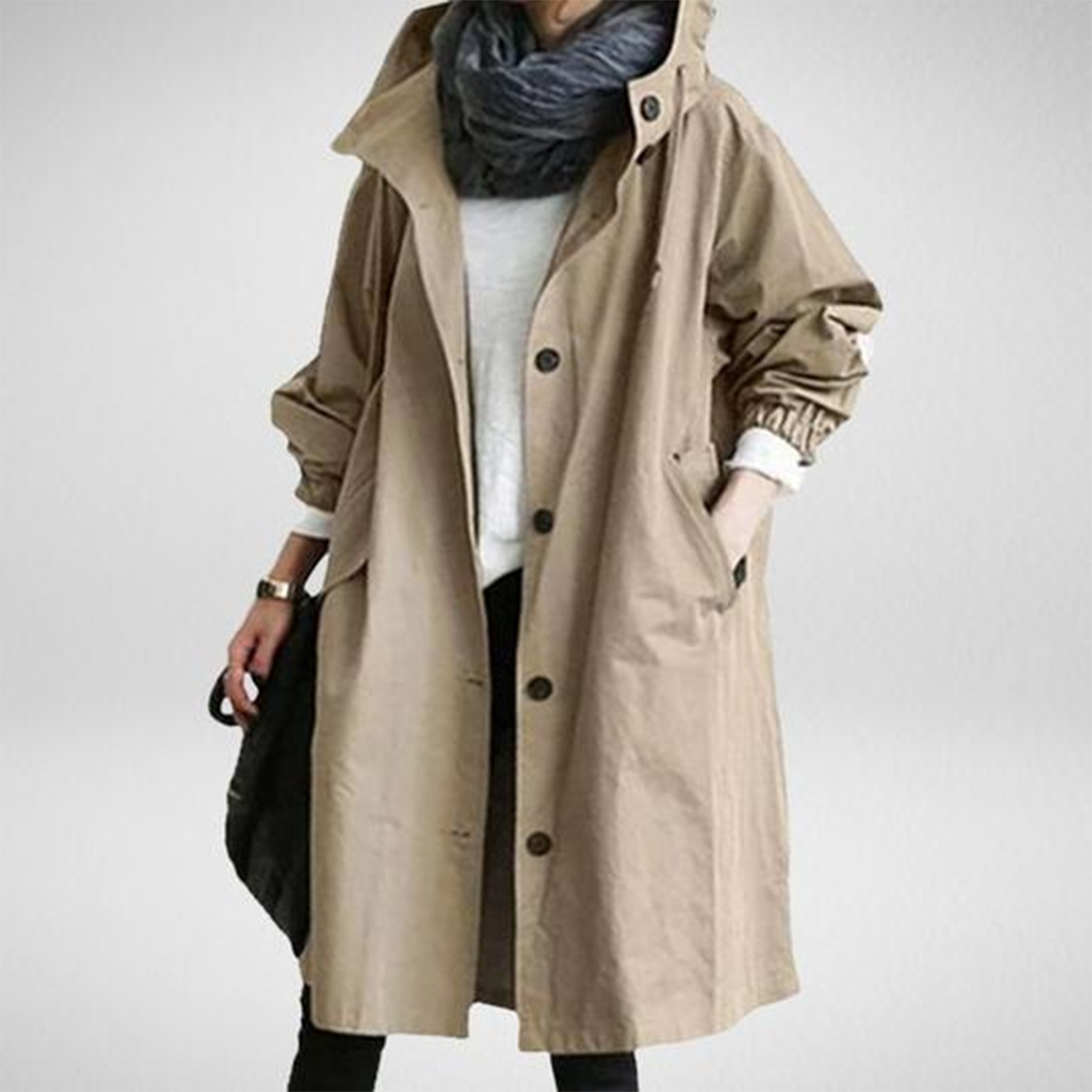 Noelia langer Oversized Regenmantel mit Kapuze, Vorderansicht in Beige