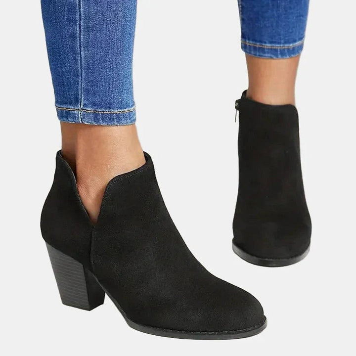 Rieke Ankle Boots in Schwarz, Nahaufnahme mit Reissverschluss
