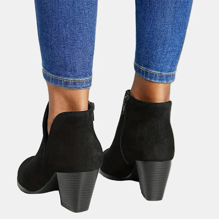 Rieke Ankle Boots in Schwarz, Rückansicht mit Blockabsatz