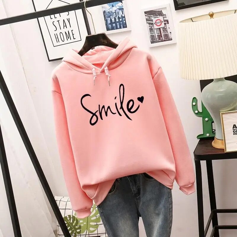 Ronja Oversized Kapuzenpullover mit Smile-Print in Rosa, Vorderansicht