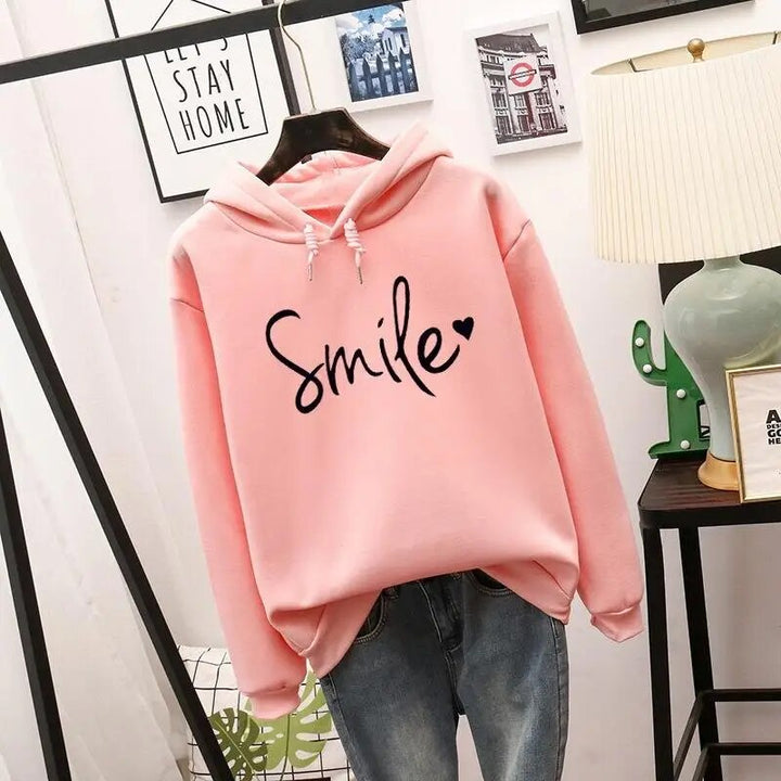 Ronja Oversized Kapuzenpullover mit Smile-Print in Rosa, Vorderansicht