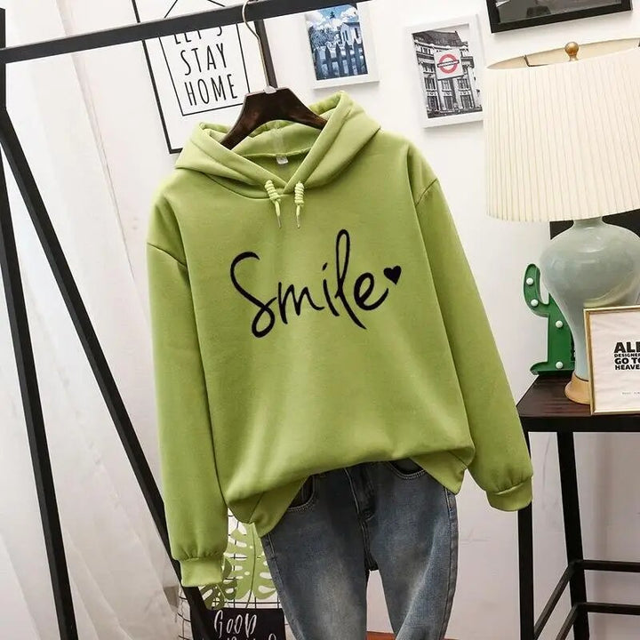 Ronja Oversized Kapuzenpullover mit Smile-Print in Grün, Vorderansicht