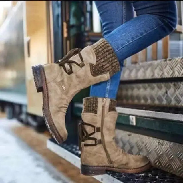 Sanna Mid-Calf Boots mit Strickbündchen in Khaki, beide Füsse
