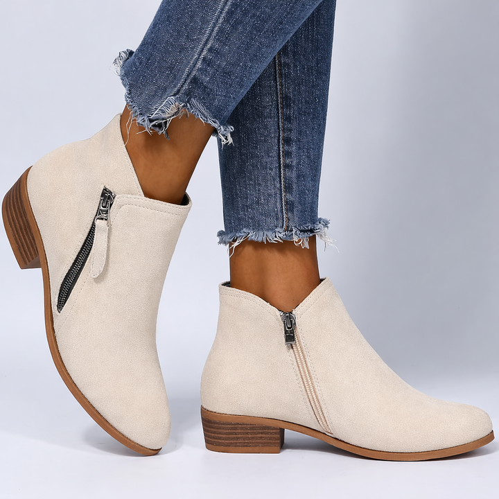 Selina beige Ankle Boots, getragen mit Jeans, Seitenansicht