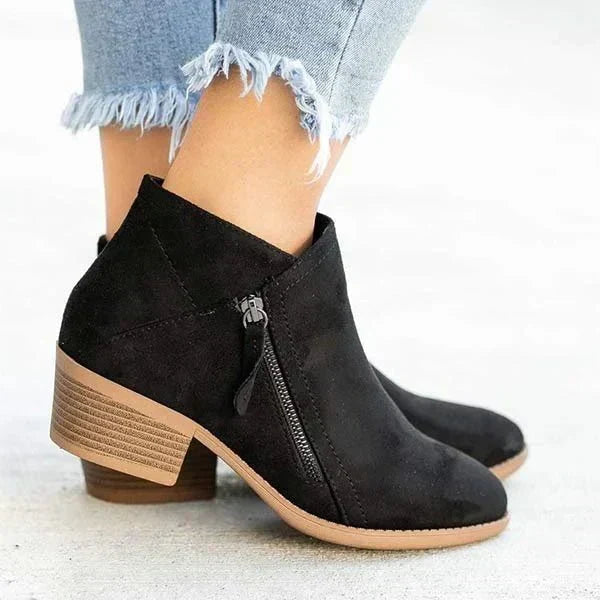 Selina schwarze Stiefeletten mit Absatz, Nahaufnahme