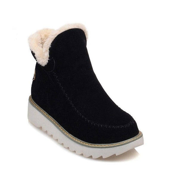 Selina Ankle Boots in Schwarz, Frontansicht getragen mit Jeans