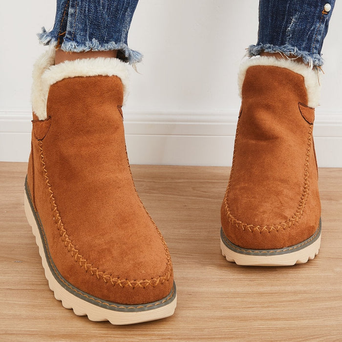 Selina Ankle Boots in Cognac, Frontansicht getragen mit Jeans