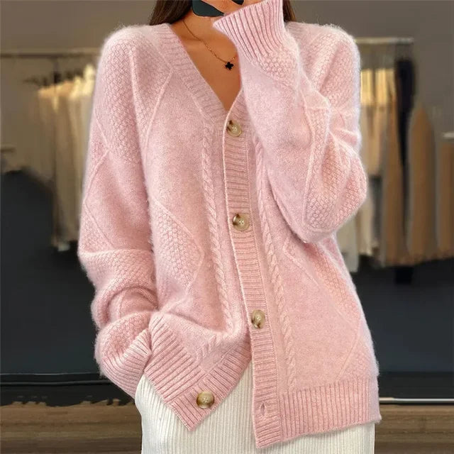 Selina Strickjacke mit Knopfleiste, Vorderansicht in Rosa