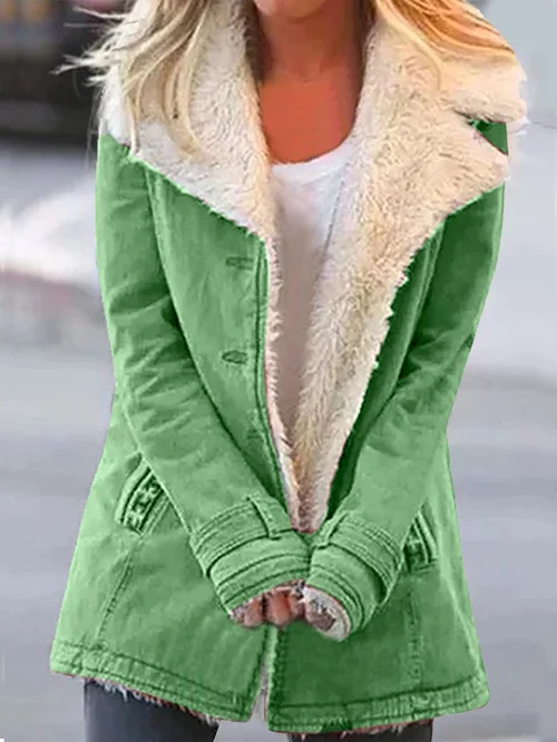 Talia grüne Winterjacke mit Fellkragen, Vorderansicht