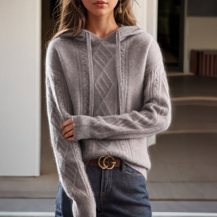 Talia Zopfstrick Kapuzenpullover in Grau, Vorderansicht