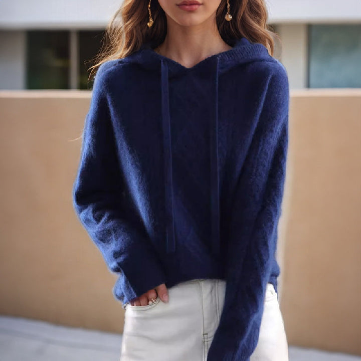 Talia Zopfstrick Kapuzenpullover in Blau, Vorderansicht