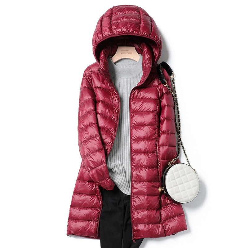 Talina dunkelrote Steppjacke mit Kapuze und Kettentasche