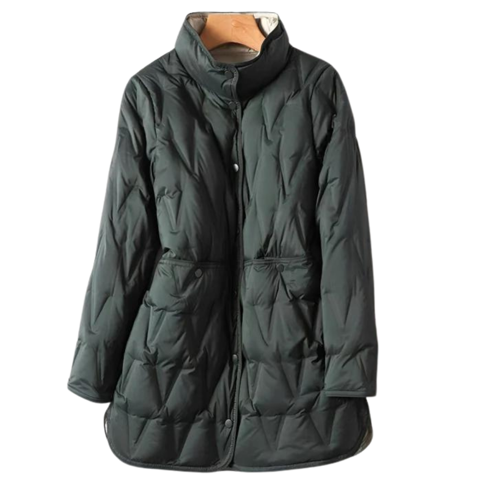 Talina Winterjacke in Dunkelgrün am Bügel, Vorderansicht
