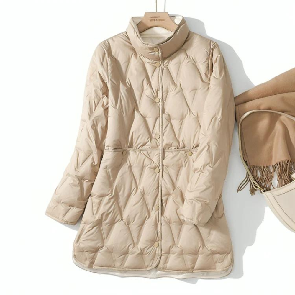 Talina Winterjacke in Beige mit Schal und Tasche kombiniert