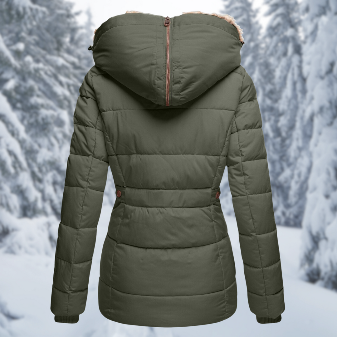 Verena Winterjacke Rückansicht mit Fellkapuze in Olivgrün
