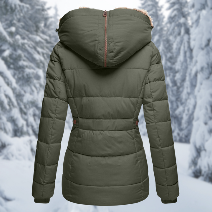 Verena Winterjacke Rückansicht mit Fellkapuze in Olivgrün