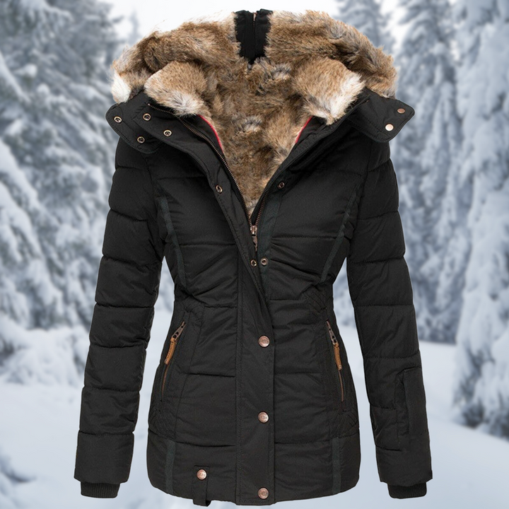 Verena Winterjacke Vorderansicht mit Fellkapuze, Nahaufnahme in Schwarz