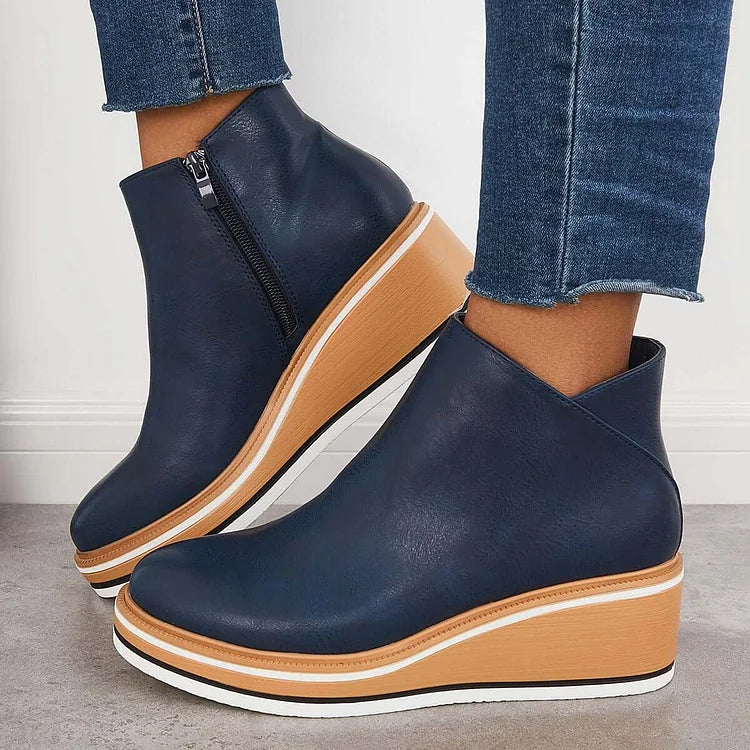 Vivienne Keilabsatz Ankle Boots in Dunkelblau, Seitenansicht am Fuss