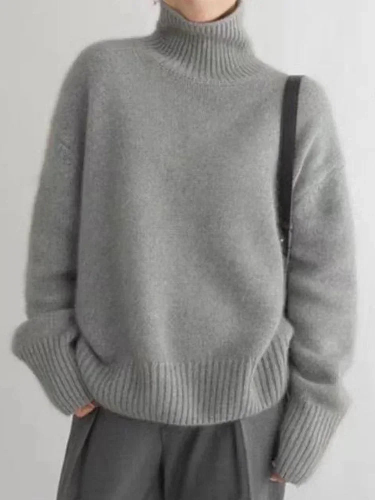Wilma Rollkragenpullover in Grau, Frontansicht