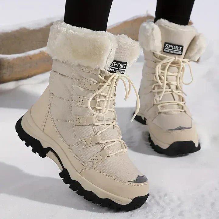 Wilma wasserdichte Winter Schneestiefel in Beige mit Kunstfellkragen, Vorderansicht