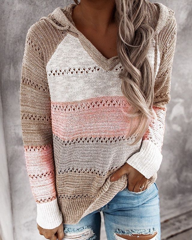 Yara Colorblock Kapuzenpullover in Beige-Rosa, Nahaufnahme Ausschnitt